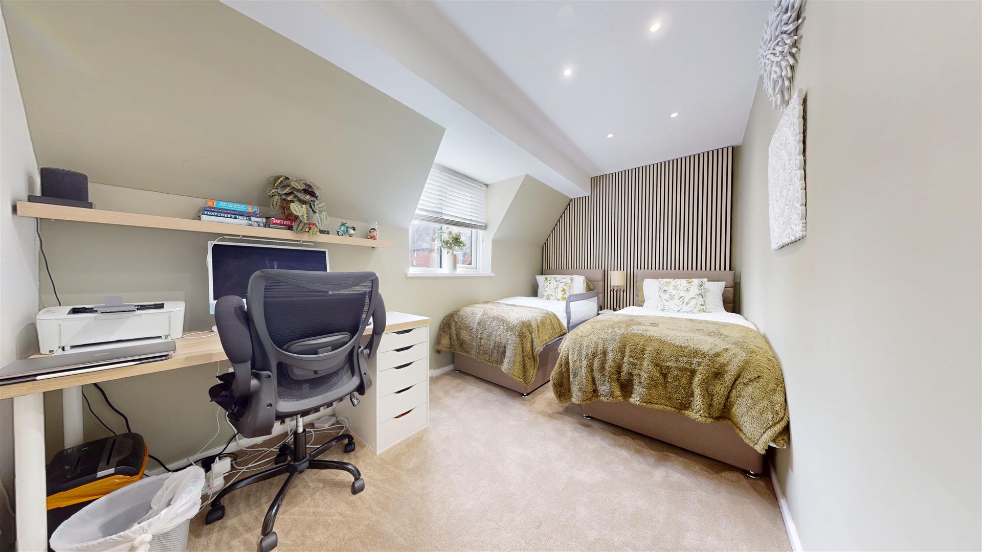 Eynsham Court, Woolstone, Milton Keynes